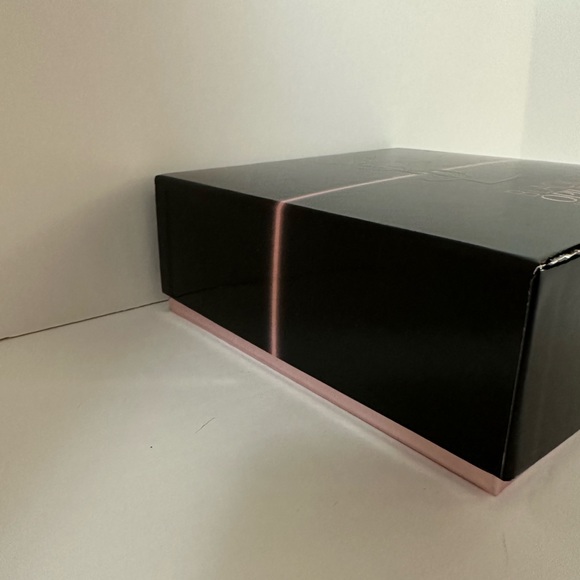 Yves, Saint Laurent black opium empty box Preloved - Picture 3 of 7